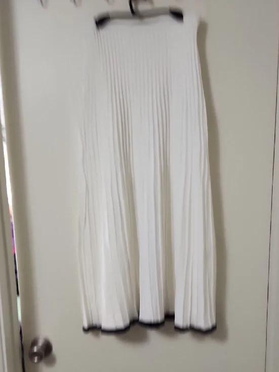 Commense 2-Piece Knit Set NWT - Picture 7 of 9